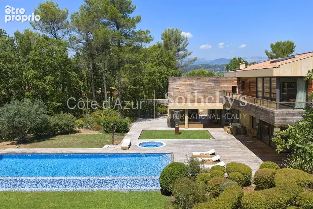 Terre Blanche, villa de plus de 500 m² avec cinq suites sur un parc de 9 585 m² - photo 16