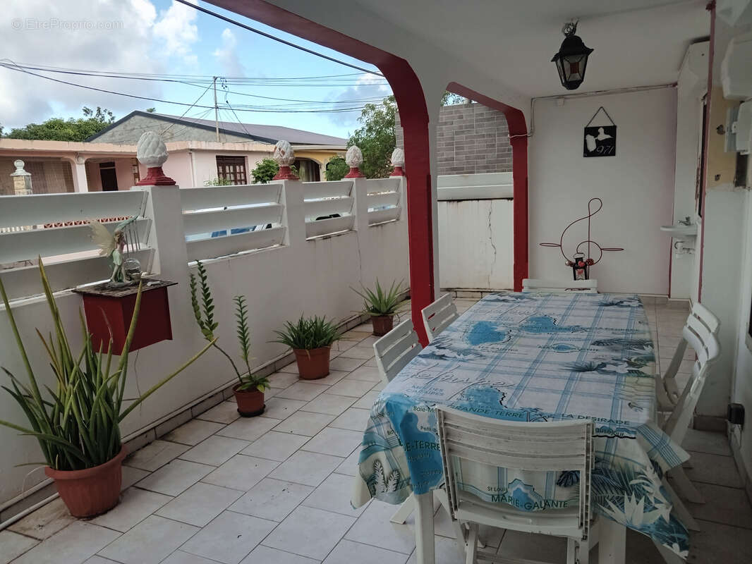 Maison à CAPESTERRE-BELLE-EAU