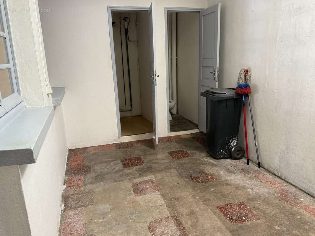 Commerce 74 m² à Les Abymes  - photo 4