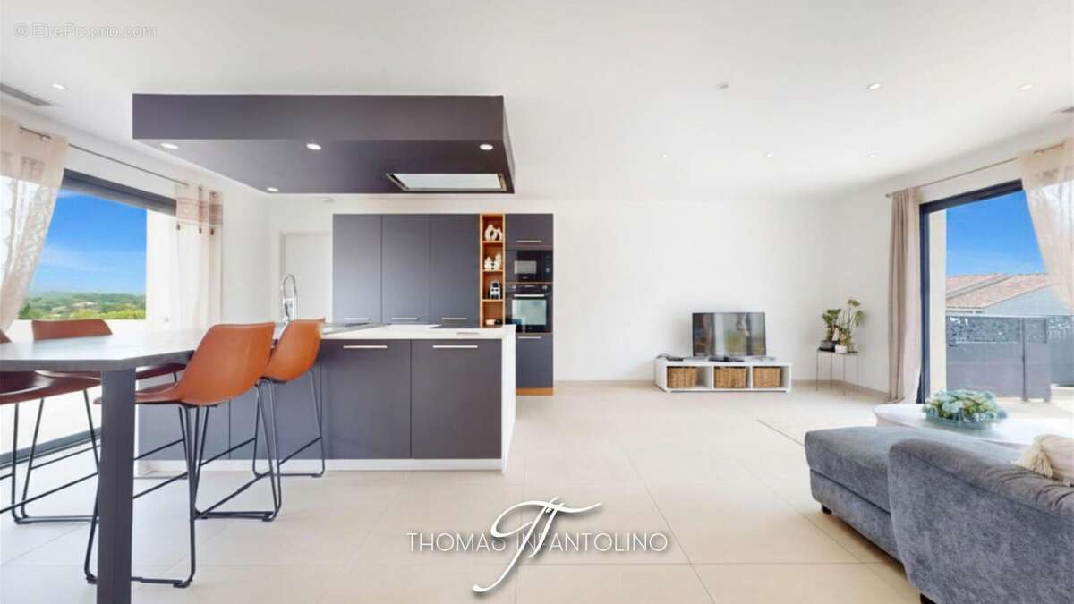 En exclusivite - plain pied - 3 chambres dont une suite parentale - climatisation gainable - garage - vue degagée - photo 3