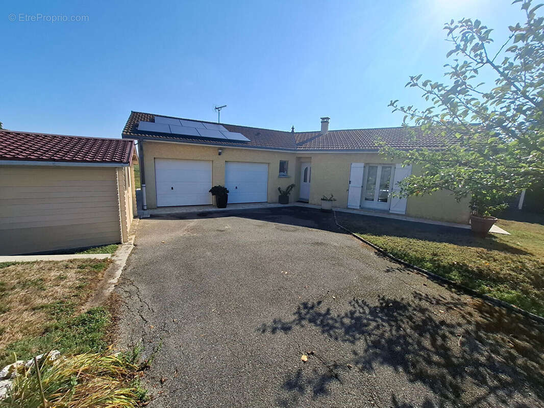 Maison à MONTREVEL-EN-BRESSE