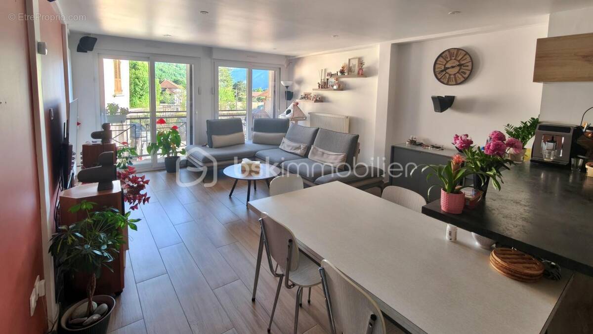 Appartement à LA BUISSE