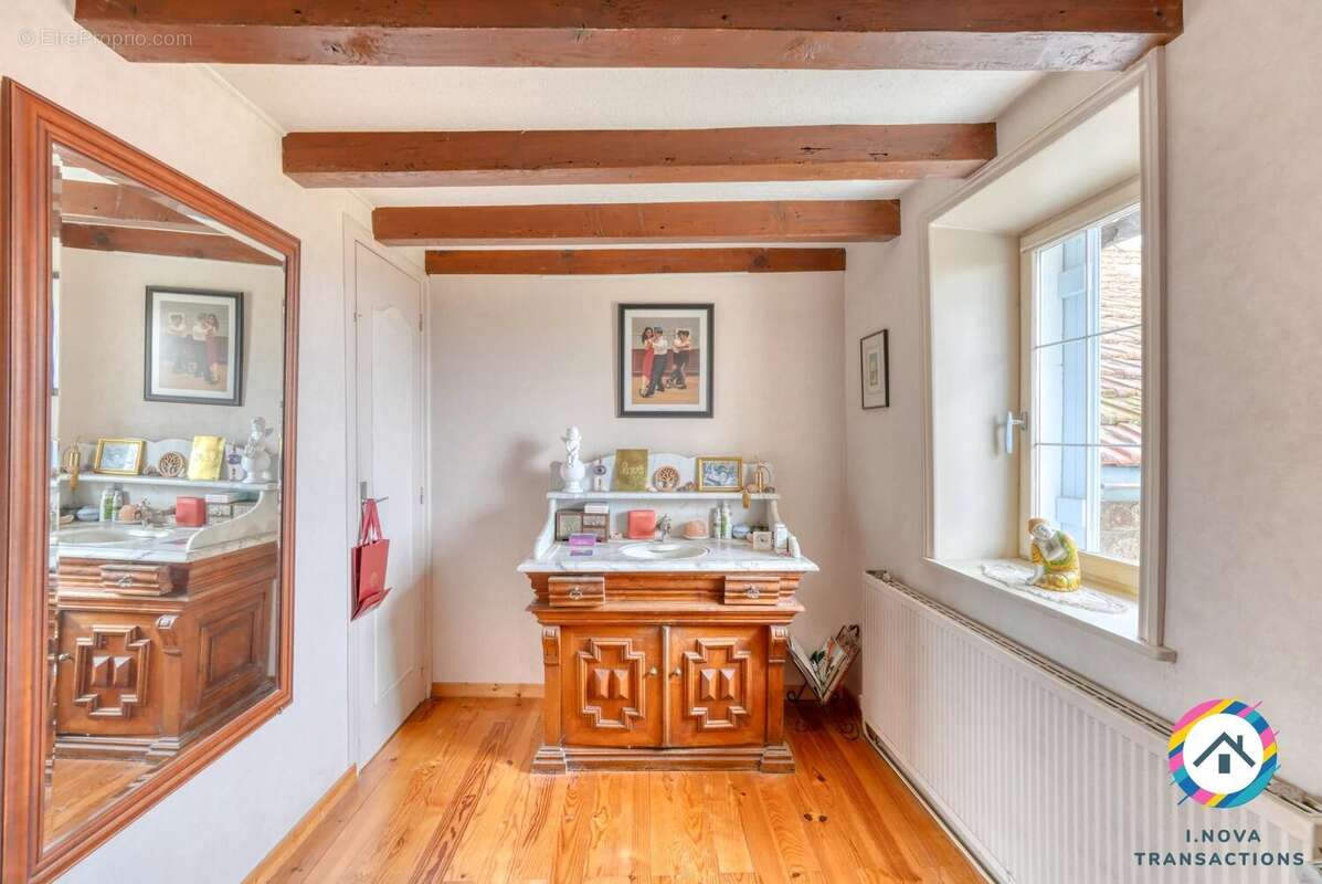 Maison à SALLES-ARBUISSONNAS-EN-BEAUJOLAIS
