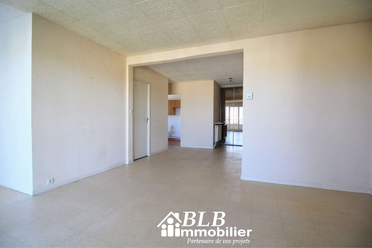 Appartement à MONTIGNY-LE-BRETONNEUX