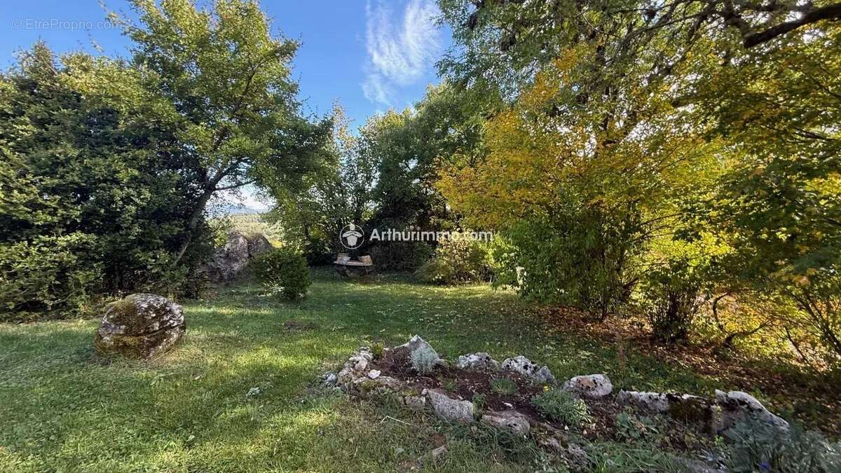 Maison à LA ROQUE-SAINTE-MARGUERITE