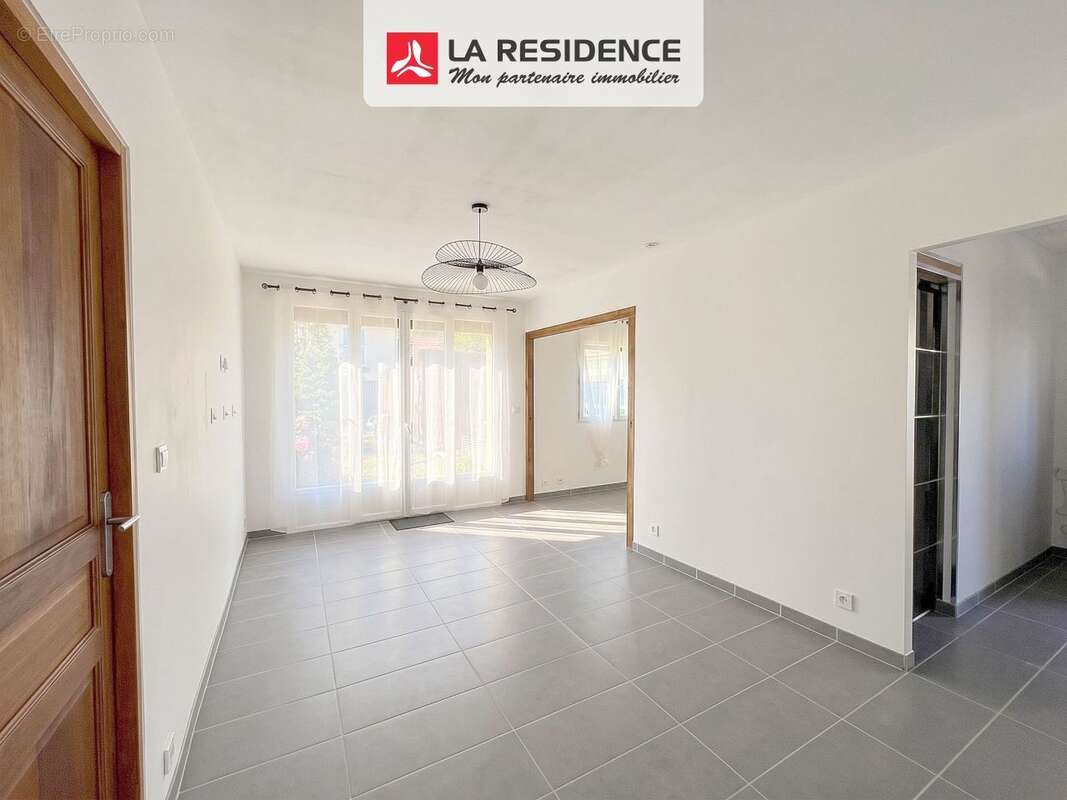 Maison 60 m² à Saint-Ouen-L'aumone  - photo 4
