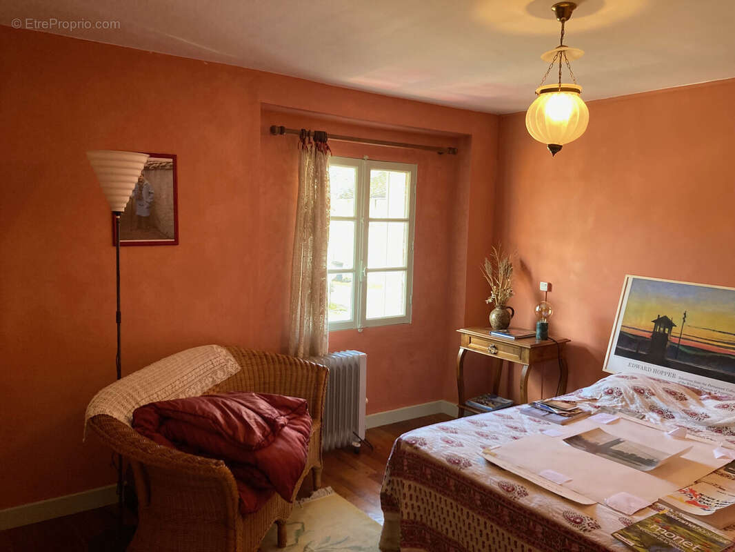 Maison à ROUSSILLON-EN-MORVAN