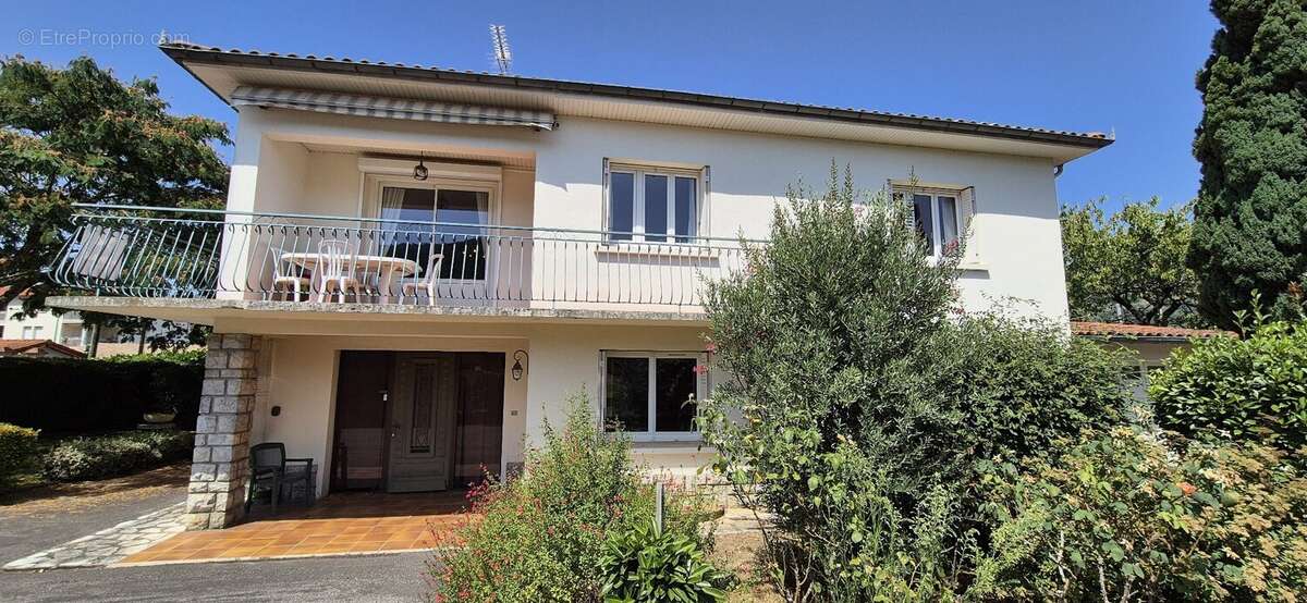 Maison T6 178 m² avec garage et terrain de 1008 m² - photo 2