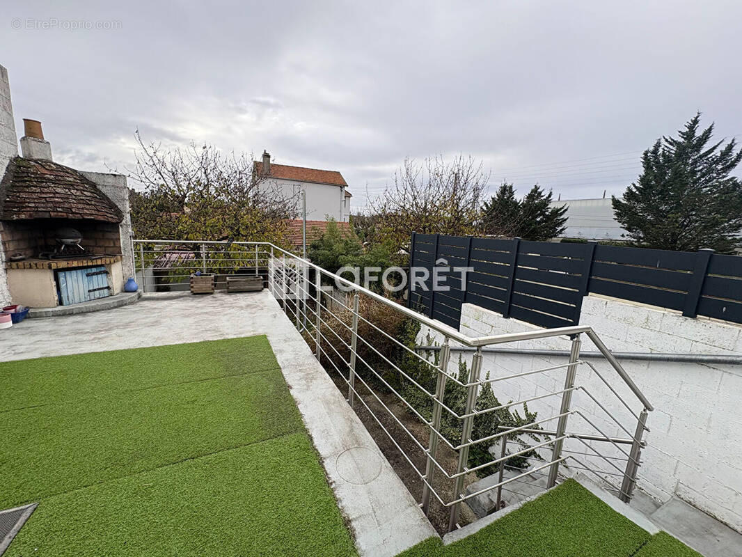 Maison à LES MUREAUX