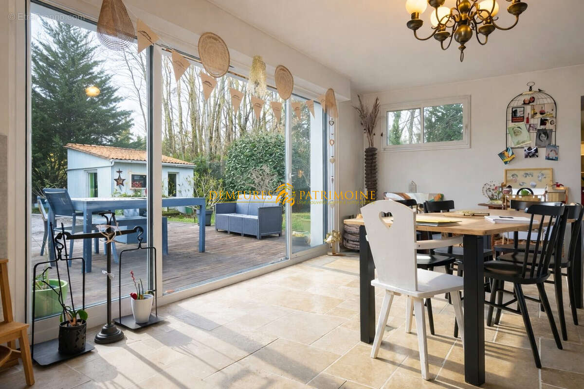 Maison 160 m² à Saint-Yrieix-Sur-Charente  - photo 4
