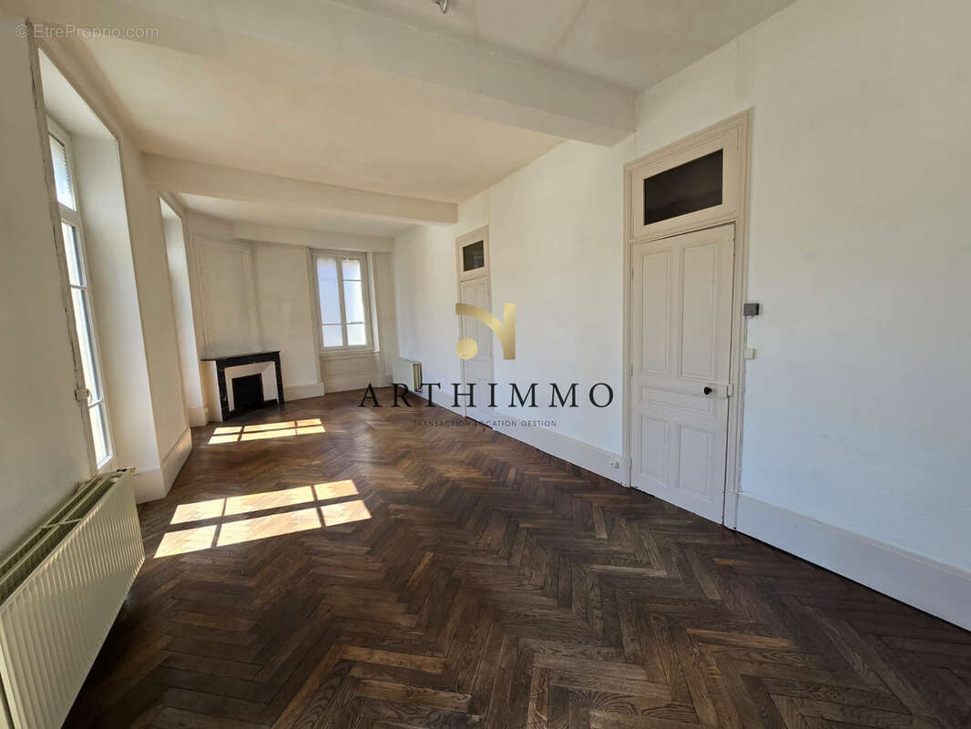 Appartement à ROMANS-SUR-ISERE