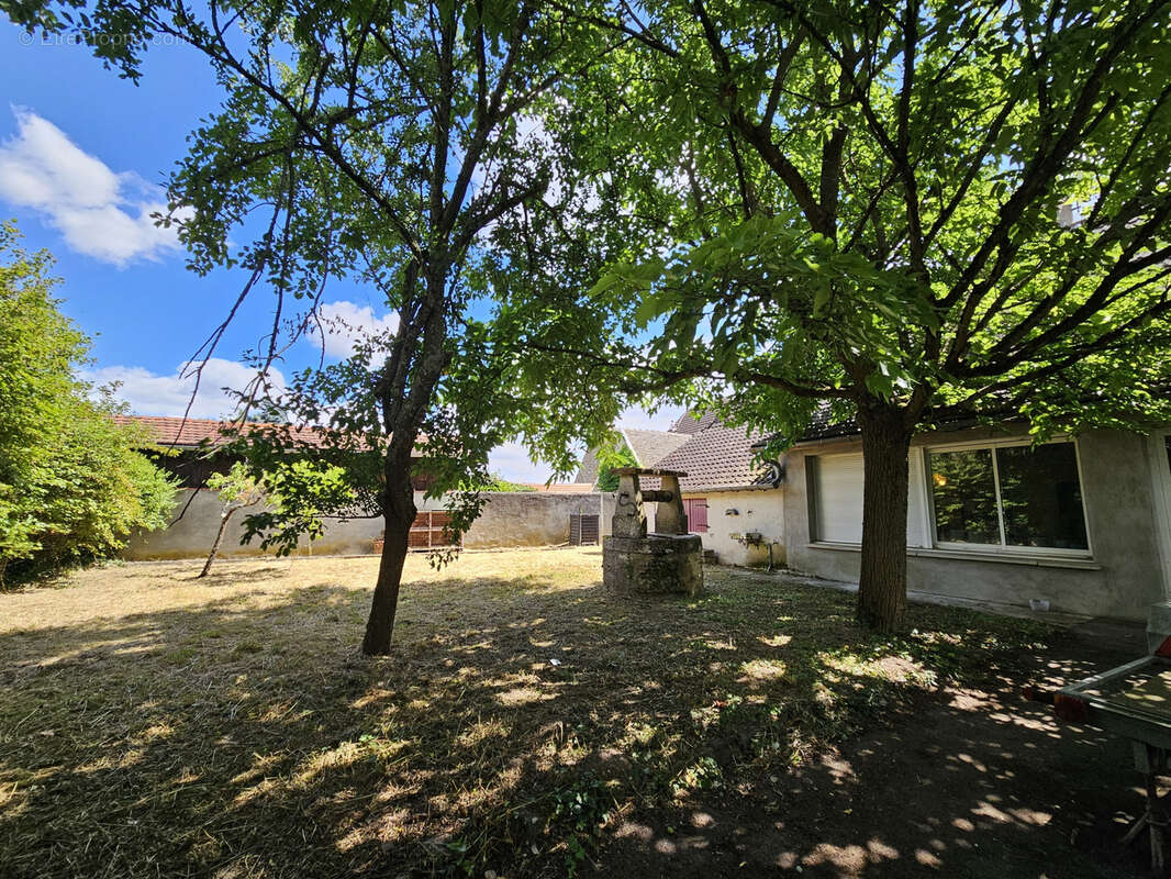Maison à BRAGNY-SUR-SAONE