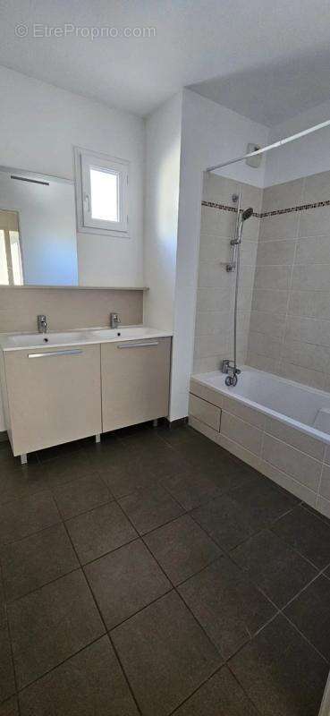 LA SEYNE SUR MER Portes Marines - T3 avec balcon + parking - photo 5