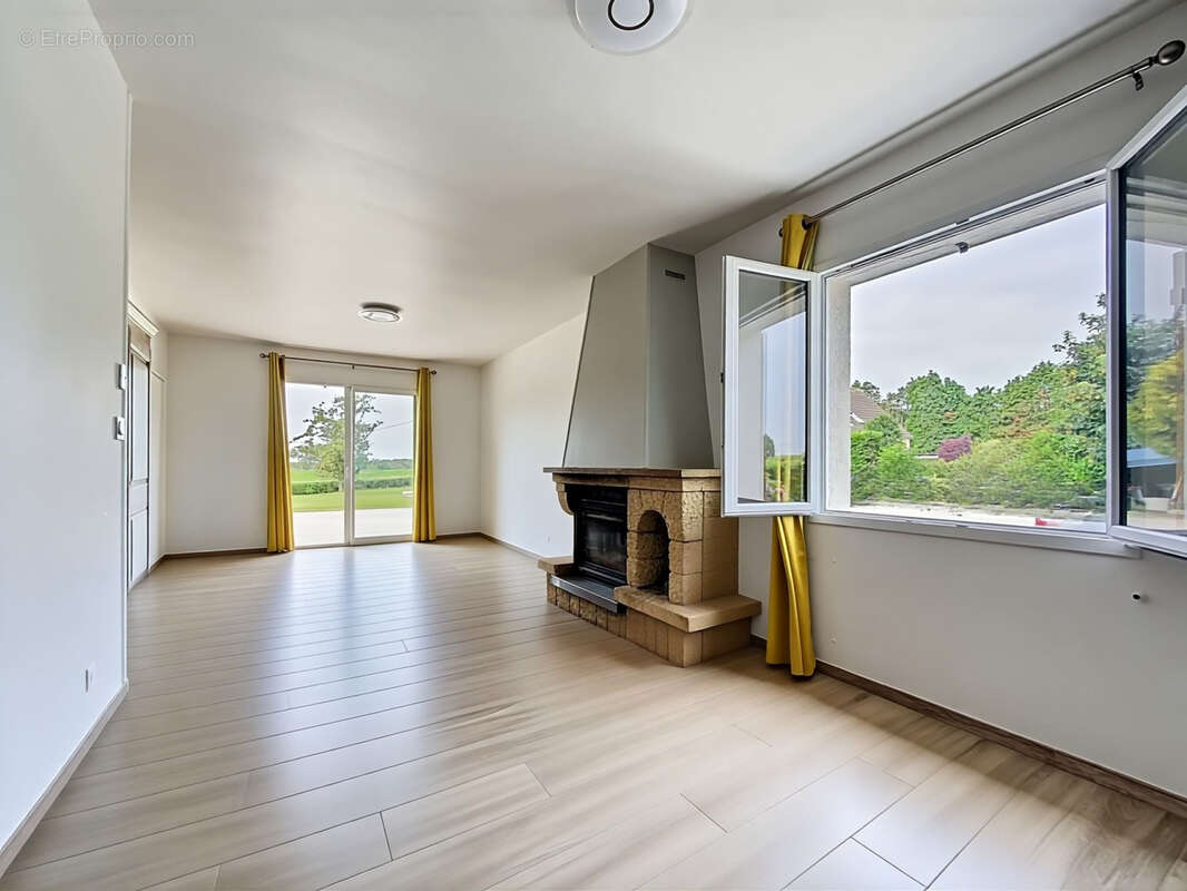 Maison à SAINT-MAURICE-EN-COTENTIN