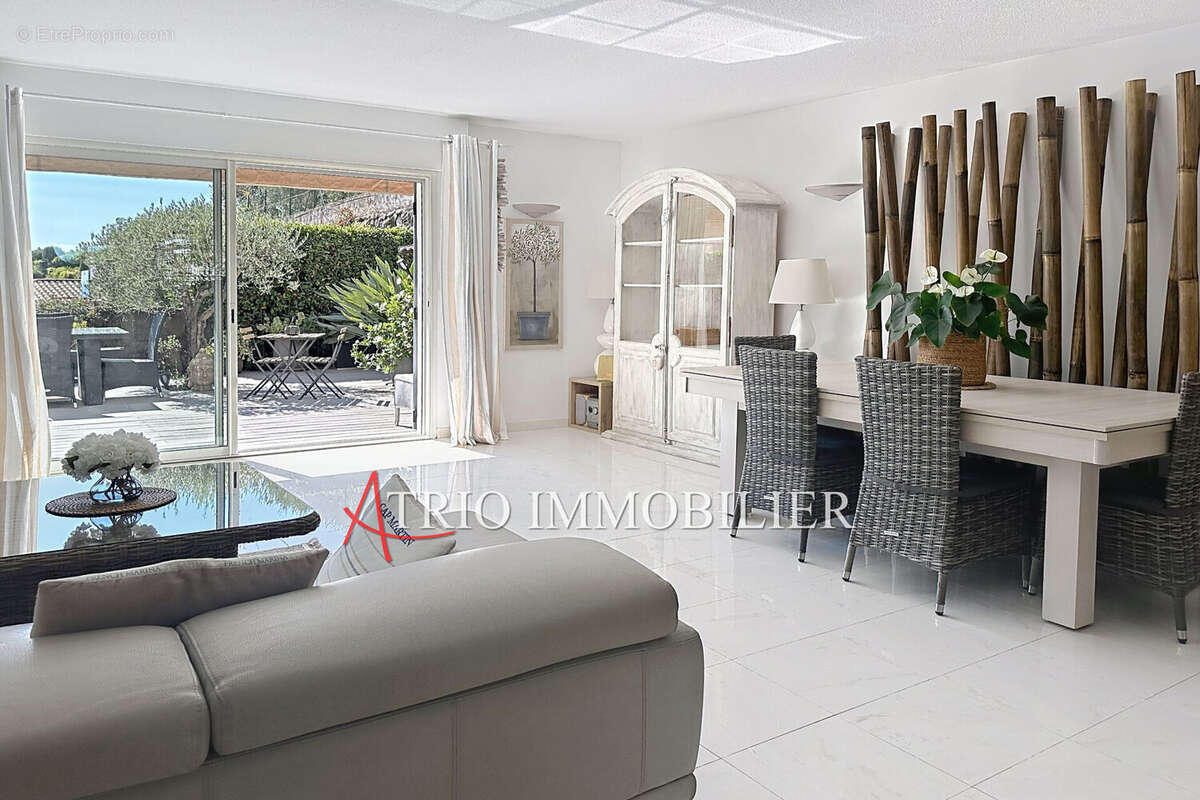 Maison à SAINT-LAURENT-DU-VAR