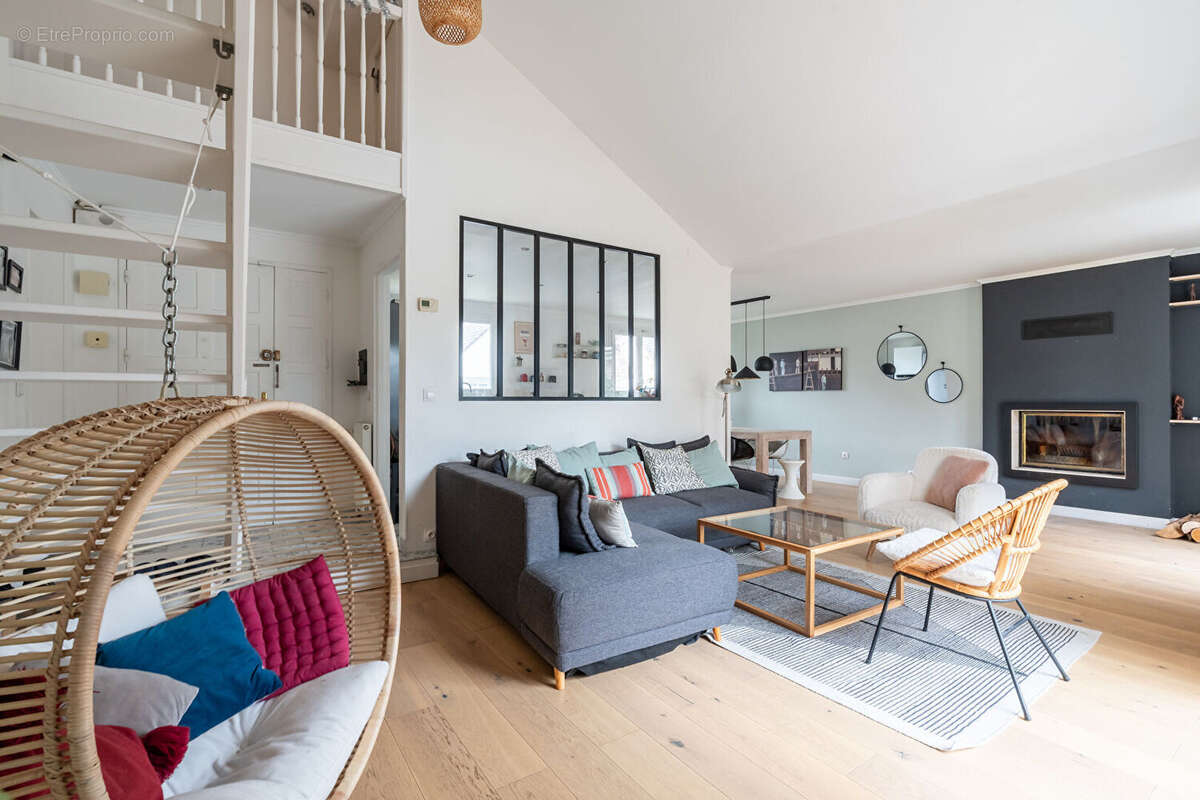 Maison Montesson - 206,06 m² - 7 pièces - photo 3