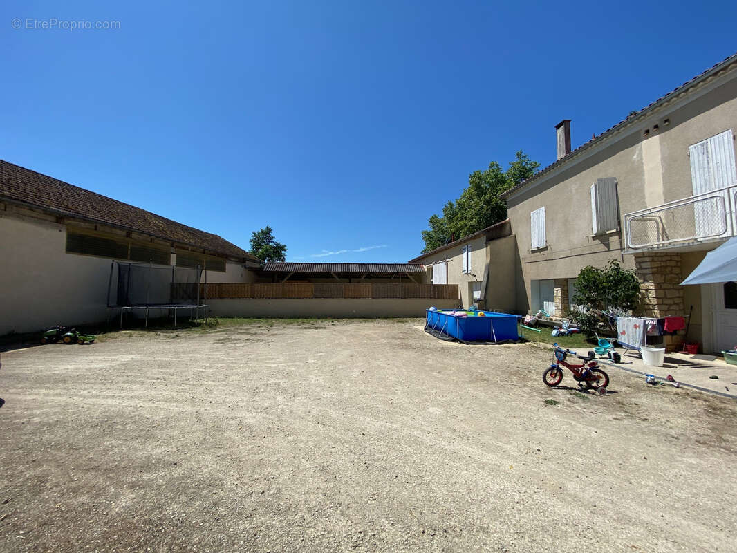 Maison à PUY-L&#039;EVEQUE