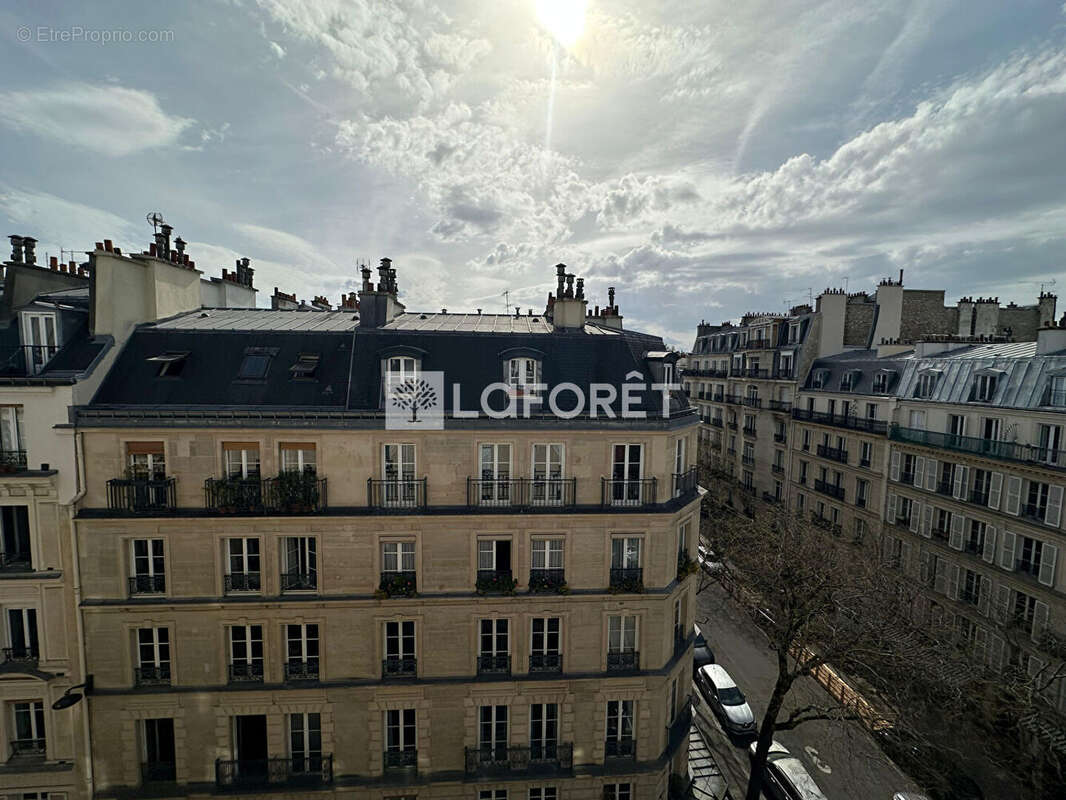 Appartement à PARIS-17E