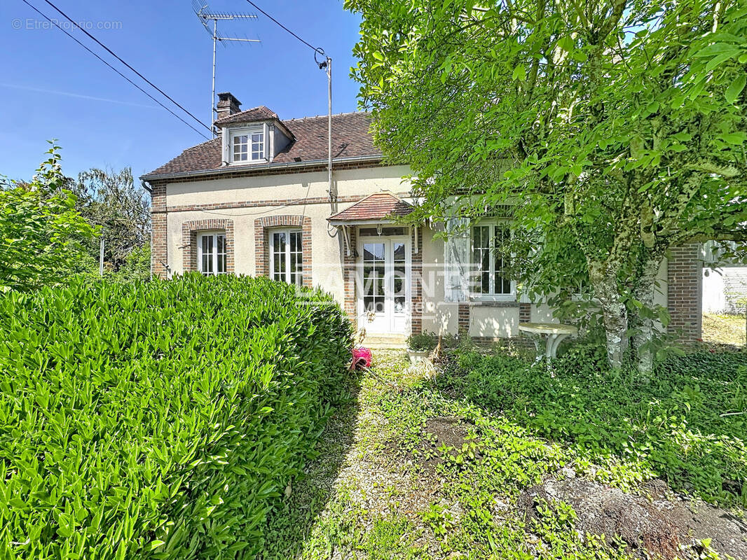 Maison à AIX-EN-OTHE