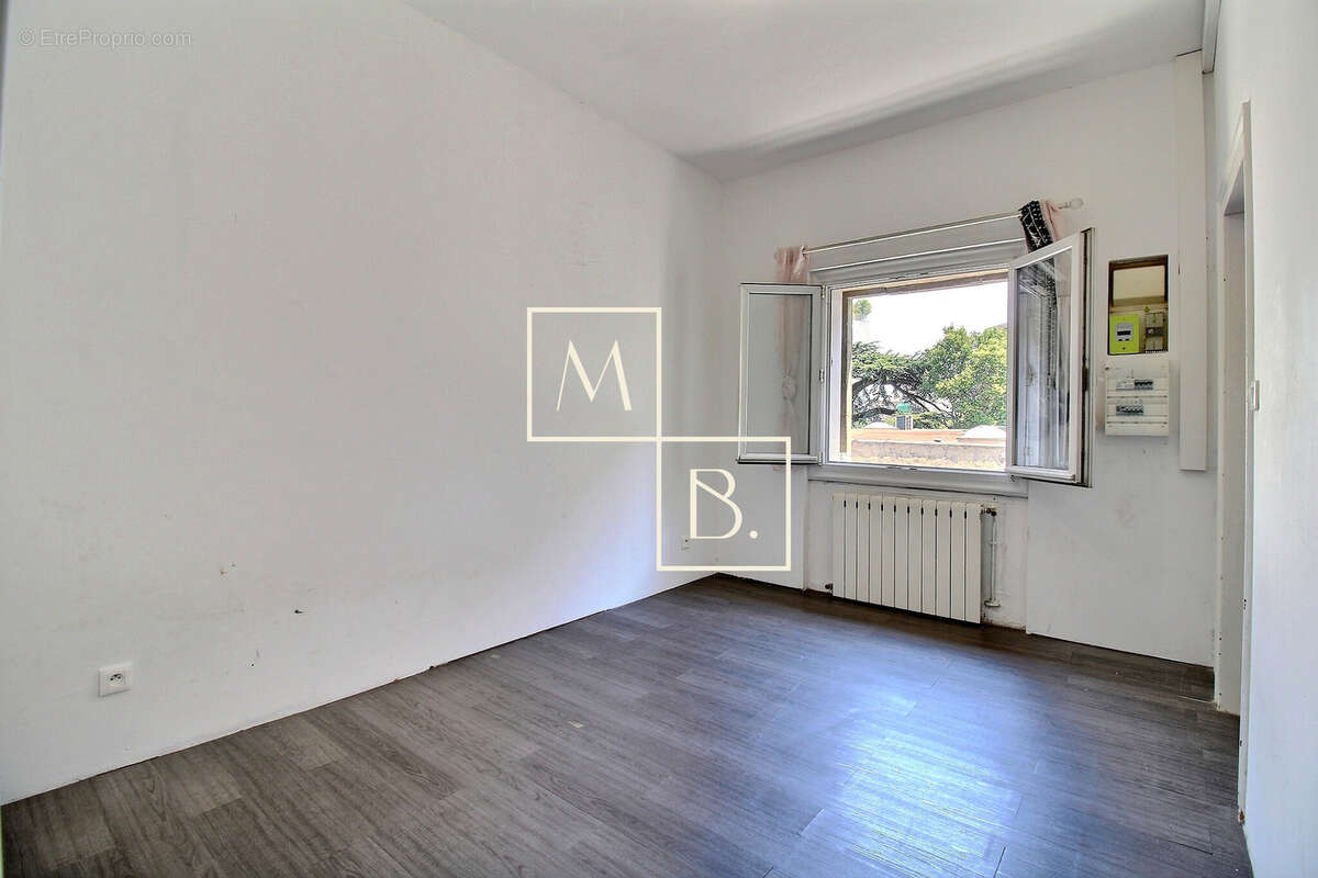 Gare St Roch, grand T3 de 75 m2 avec grenier aménageable + cave - photo 3