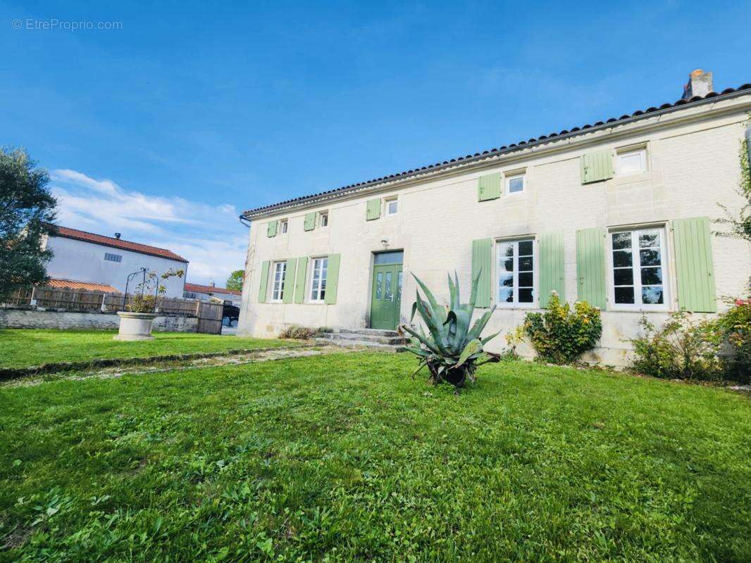 Maison à BOUGNEAU