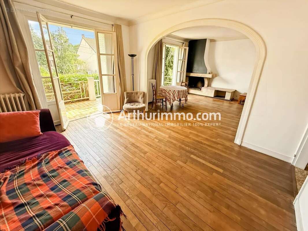 Maison à SOISY-SUR-SEINE