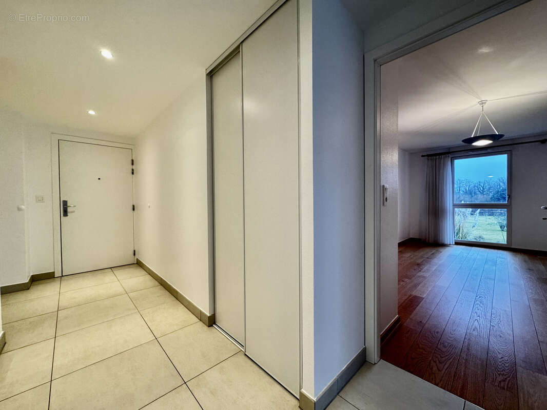 ROBERTSAU: splendide 2 pièces 70m2, terrasse, garage et cave. - photo 7