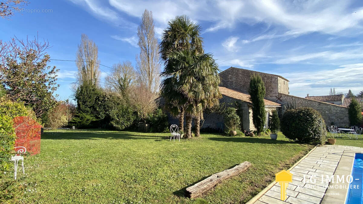 Maison à BOUTENAC-TOUVENT