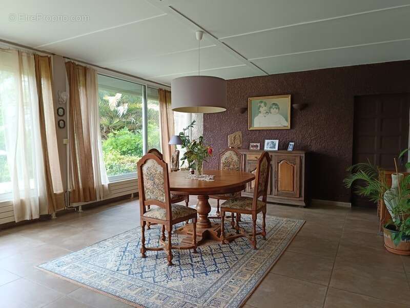 Maison à EUGENIE-LES-BAINS