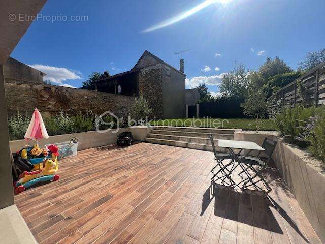 Maison à MANDRES-LES-ROSES