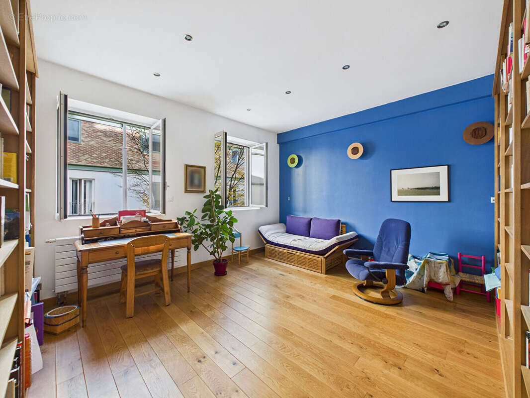 Appartement à PARIS-11E