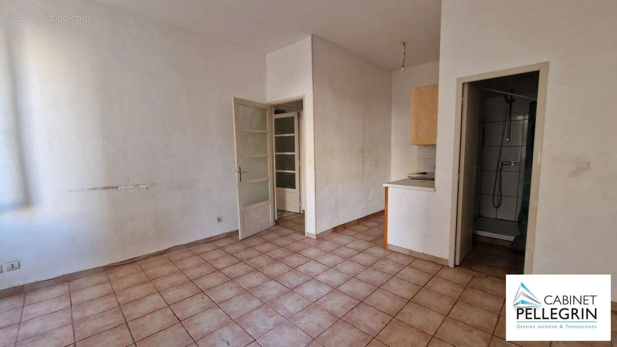 Appartement à MARSEILLE-3E