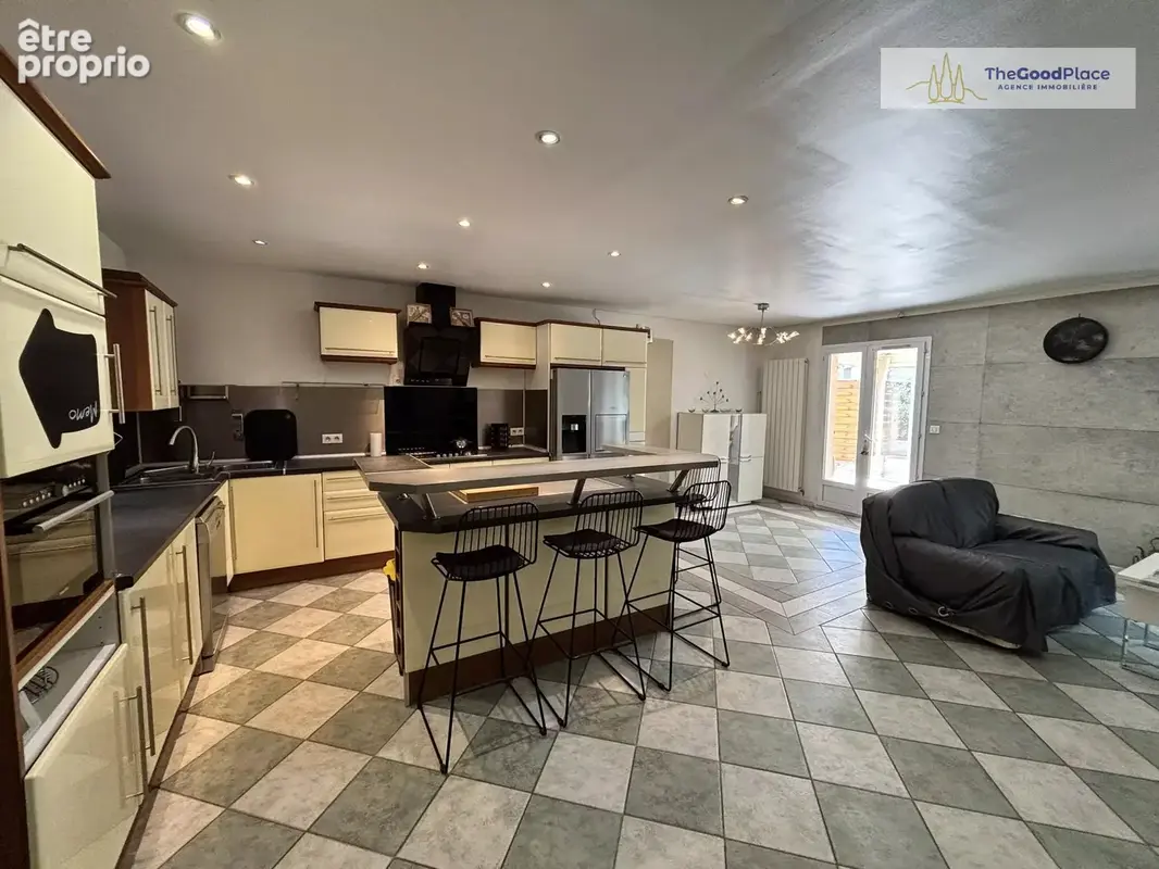 Saint Maximin La Sainte Baume Maison de plain-pied T6 - photo 9