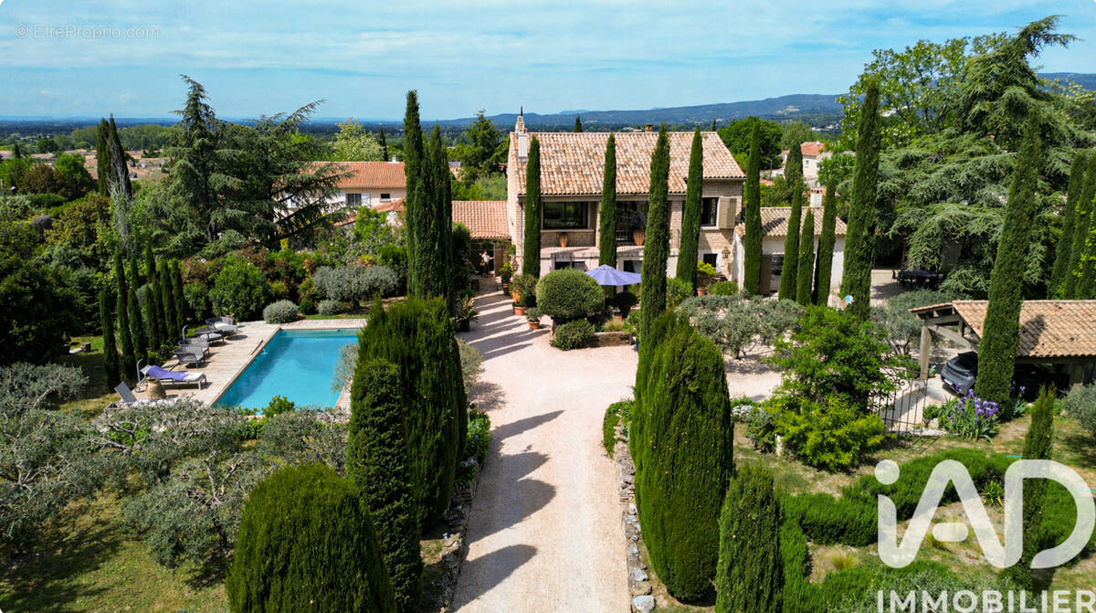 Photo 1 - Maison à ROBION