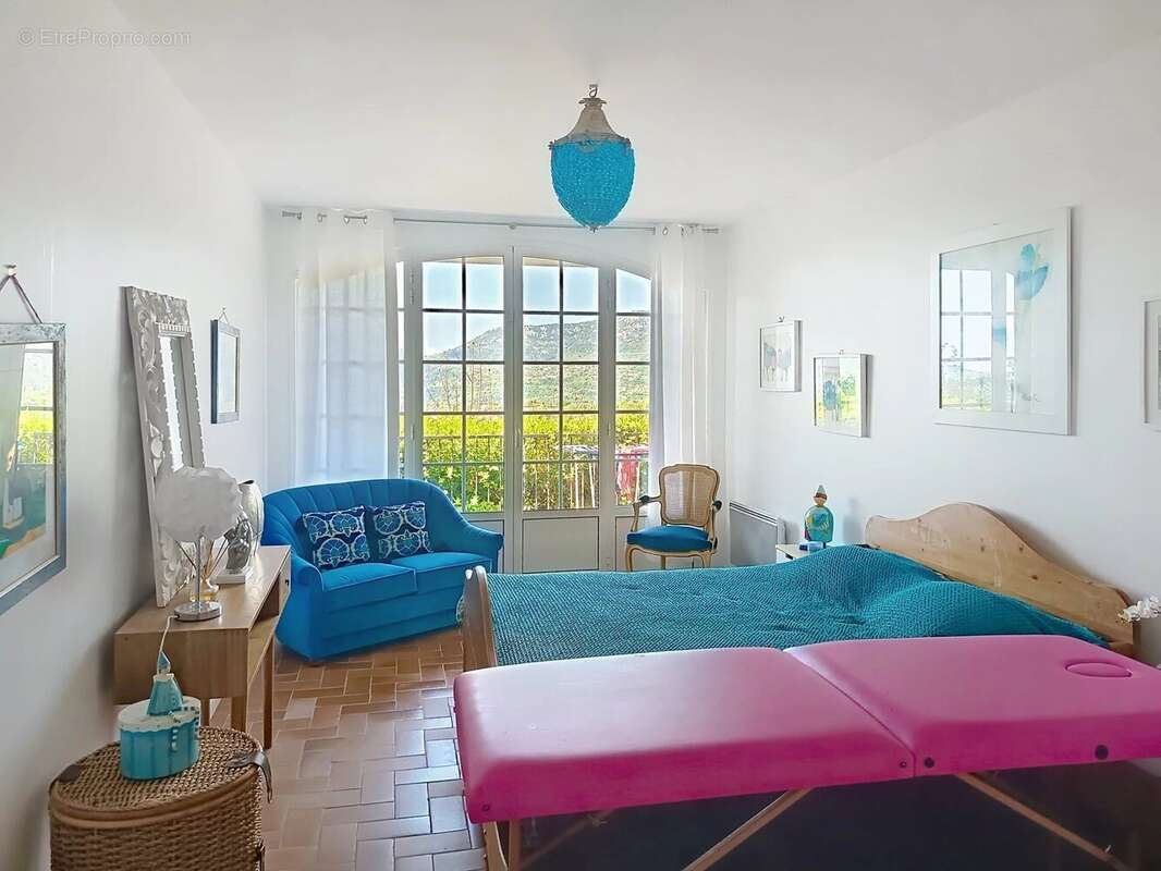 Maison à BERRE-LES-ALPES