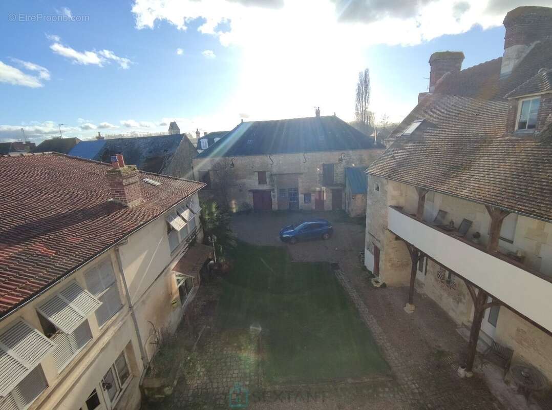 Belle demeure de 446 m² hab datant du 13ème et 17ème siécle avec nombreuses dépendances - photo 2