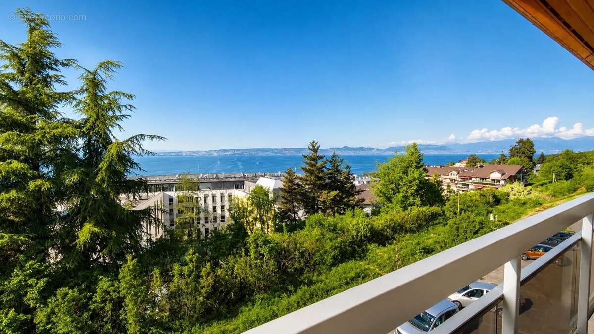 Appartement à EVIAN-LES-BAINS