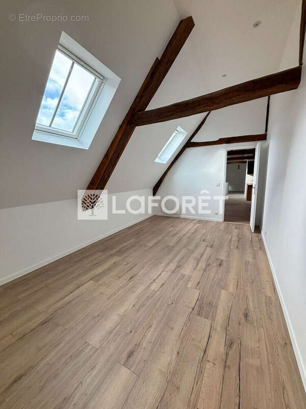 Appartement à MOUY