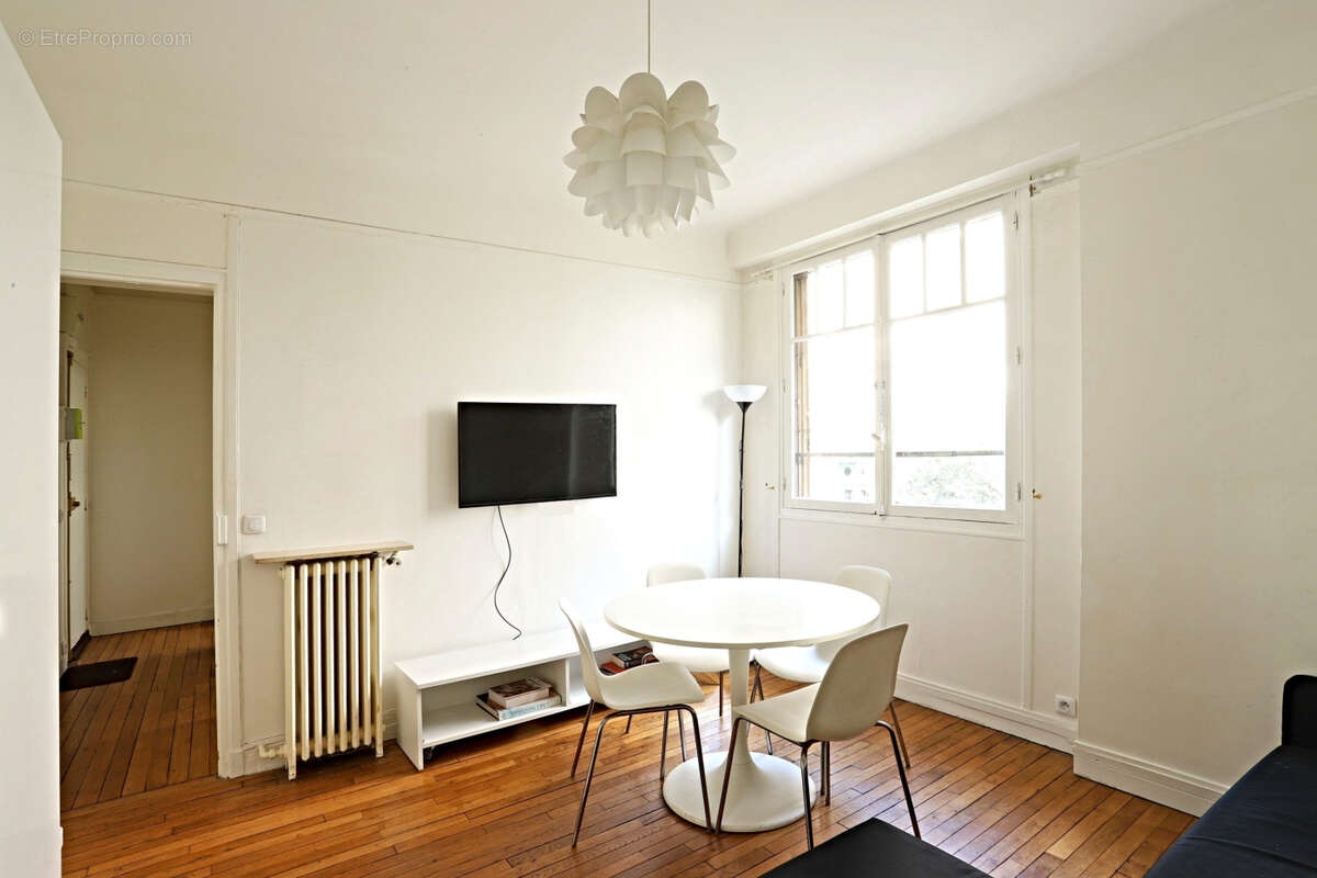 Appartement à PARIS-14E