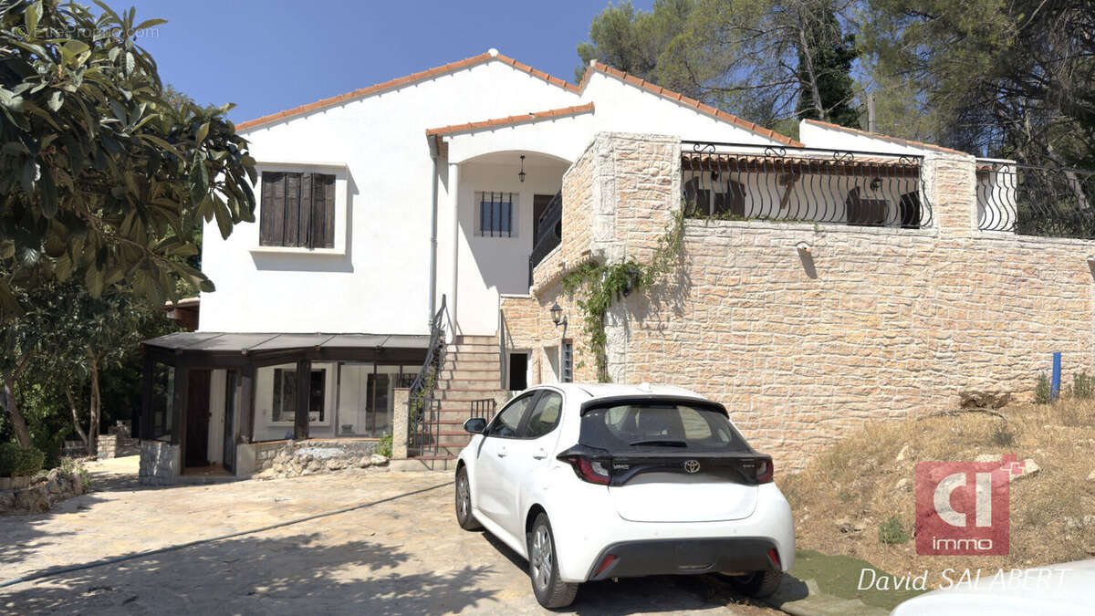 Maison d'exception à vendre à Brignoles - 7 pièces, piscine et grand terrain - photo 4