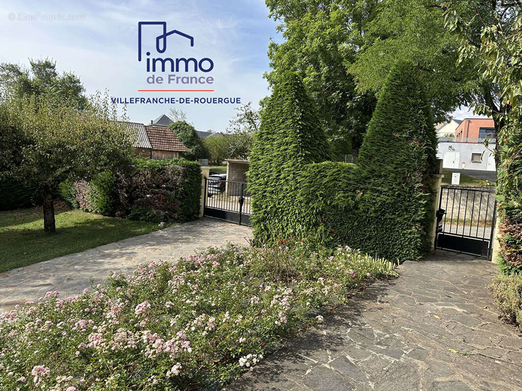 Maison à LA SALVETAT-PEYRALES