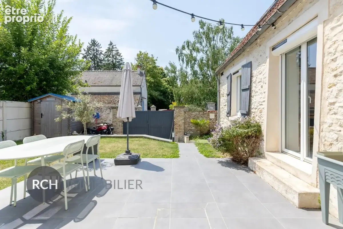 A 7 km de la gare - Maison en pierre joliment rénovée sur un terrain clos de murs - photo 14