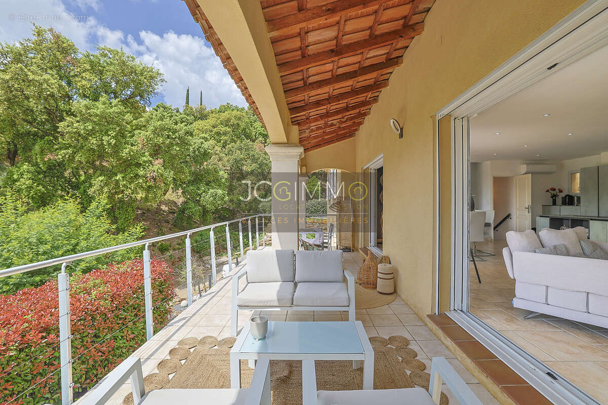 Maison à LA LONDE-LES-MAURES