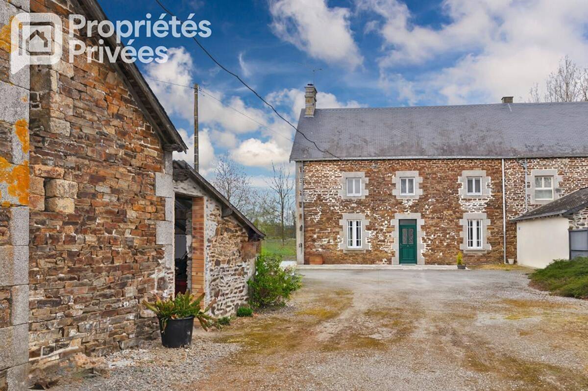 Maison à MONTENAY