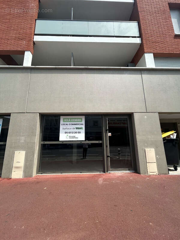 Local commercial Toulouse 85.74  m2 - photo 4