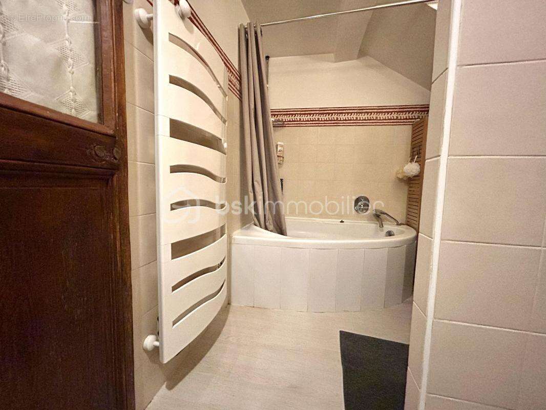 Maison à VIOLS-LE-FORT