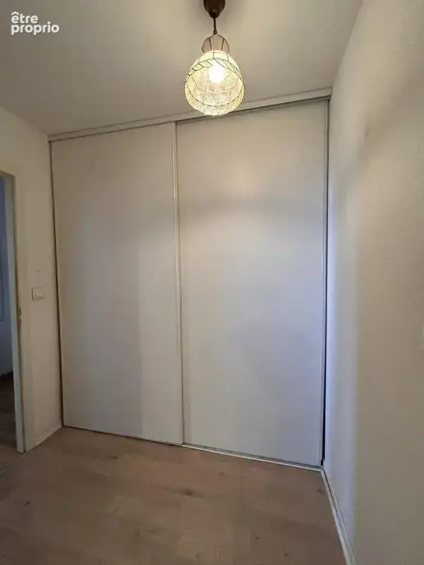 F3 de 60 m2 + une cave + 2 places de parking à PFASTATT (68120) - photo 17
