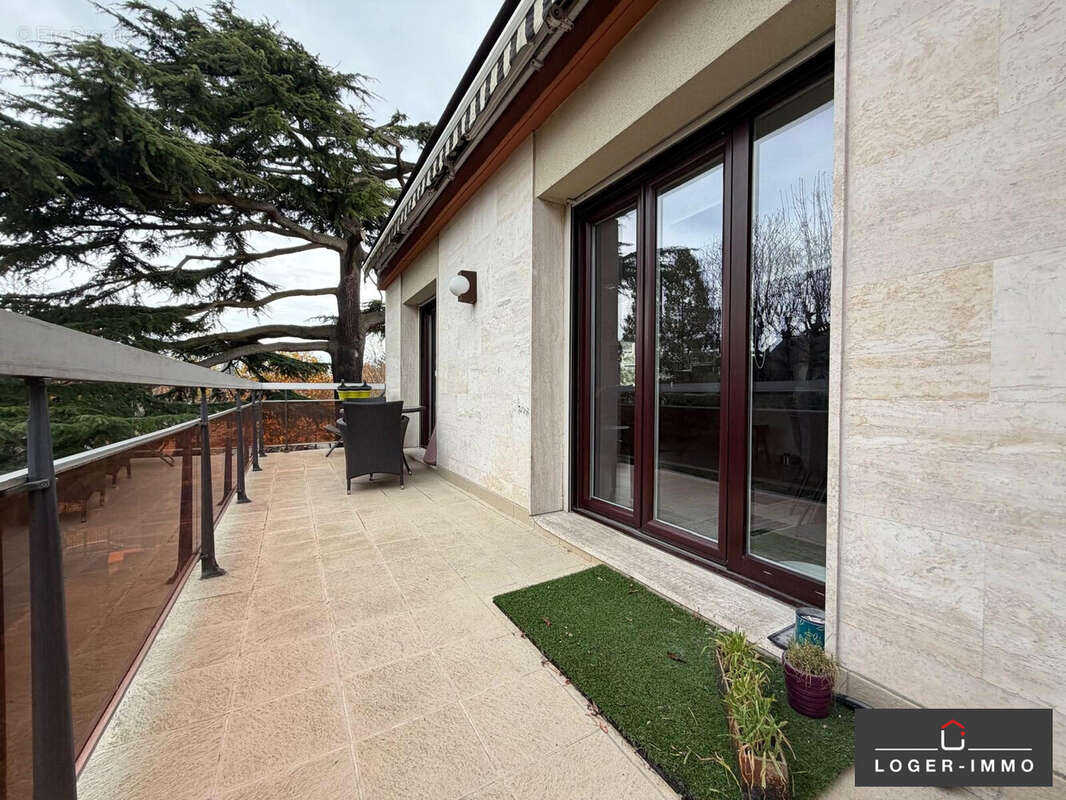 Appartement à LE PERREUX-SUR-MARNE