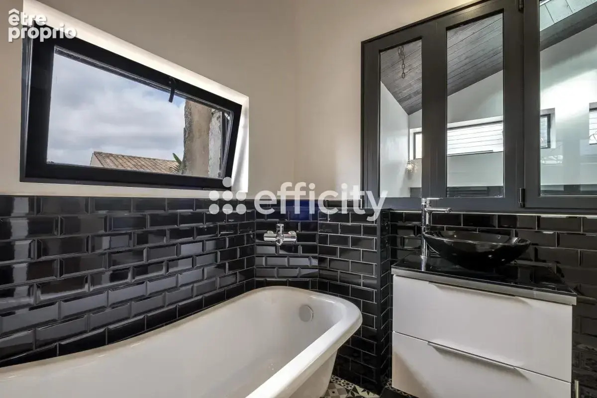 Maison 165 m² à Saint-Xandre  - photo 10