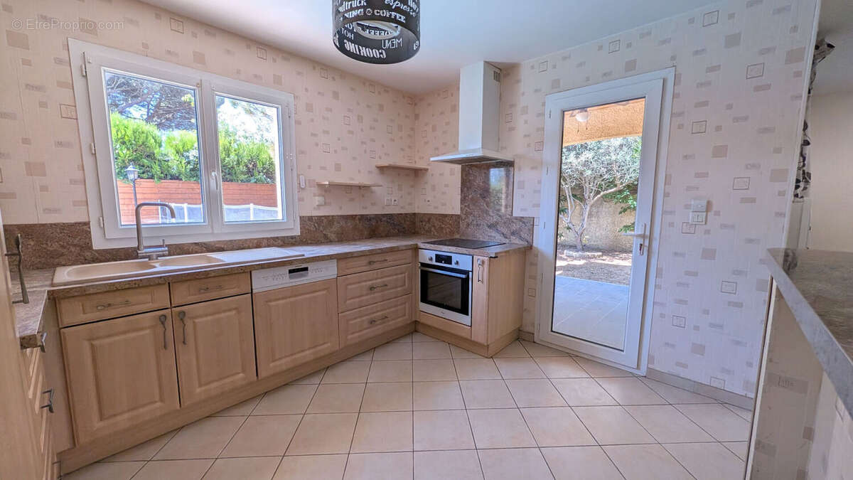 Maison F5 - récente de plein pied  à CORNAS - photo 8